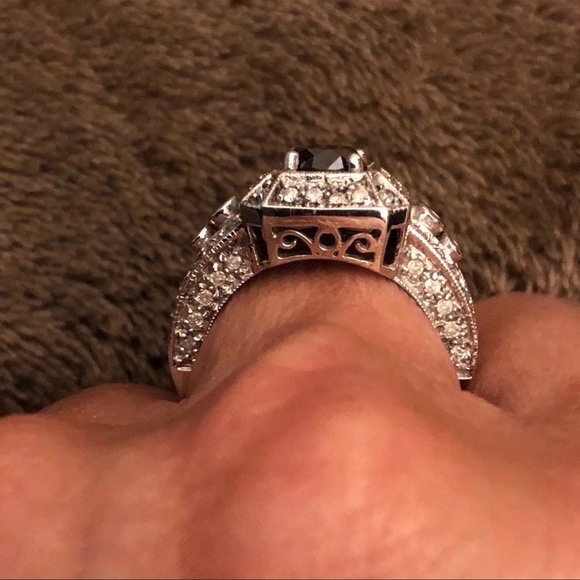 2.00cts Black & White diamond ring - Picture 11 of 15